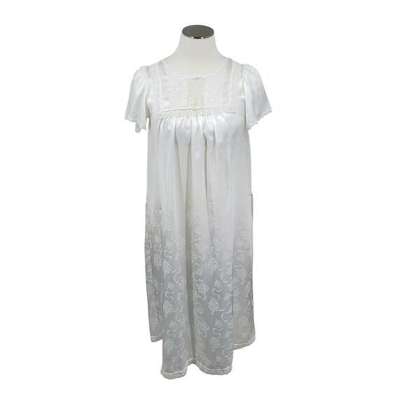 Dior Vintage White Floral Jacquard Satin and Lace Plus Size Nightgown - Picture 1 of 16